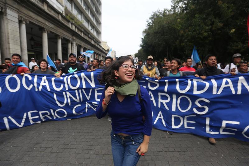 Grupos civiles convocan protestas contra el Gobierno y los diputados de Guatemala